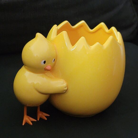 Teleflora Ceramic Cracked Egg And Baby Chicken Planter Vase Yellow Chick Hugging - Picture 14 of 14
